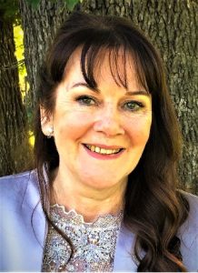portrait photograph of Joanne Metzger